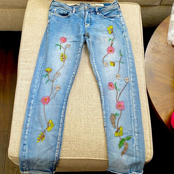Pilcro and the Letterpress Denim - PILCRO and the Letterpress Floral Embroidered Slim Boyfriend Jeans 💐